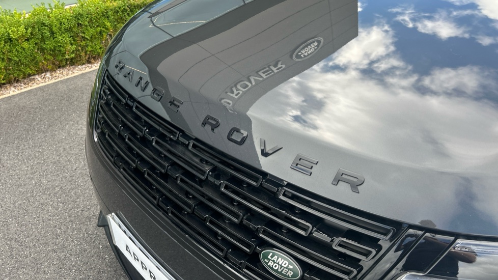 Land Rover Range Rover Velar 2.0 D200 MHEV Dynamic HSE 5dr Auto Diesel Estate - Image 20