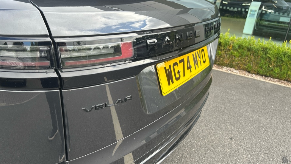 Land Rover Range Rover Velar 2.0 D200 MHEV Dynamic HSE 5dr Auto Diesel Estate - Image 30