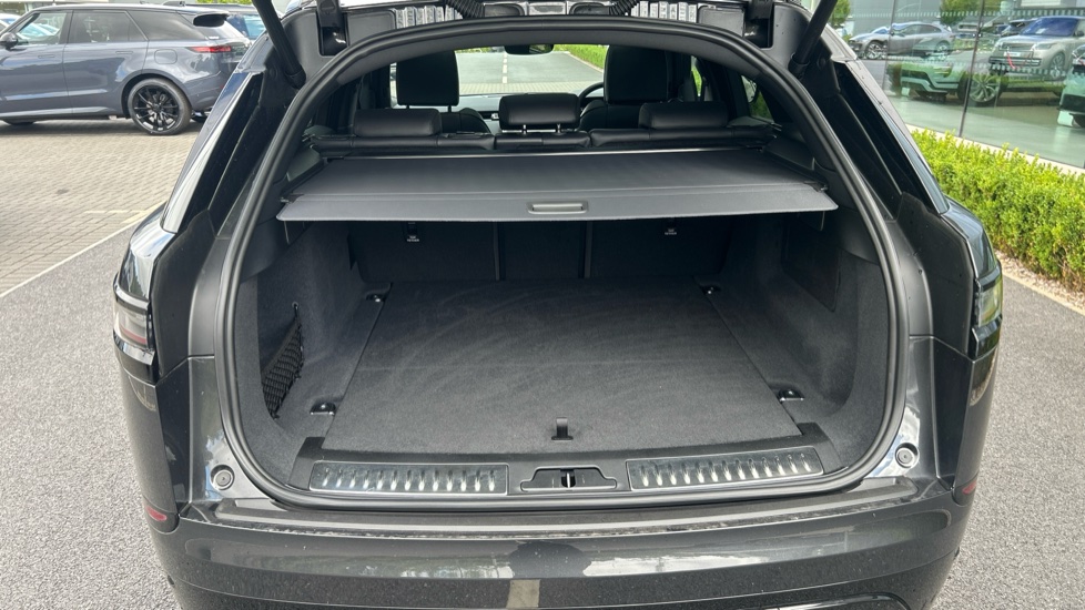 Land Rover Range Rover Velar 2.0 D200 MHEV Dynamic HSE 5dr Auto Diesel Estate - Image 31