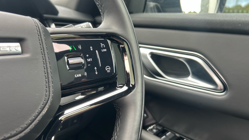 Land Rover Range Rover Velar 2.0 D200 MHEV Dynamic HSE 5dr Auto Diesel Estate - Image 48