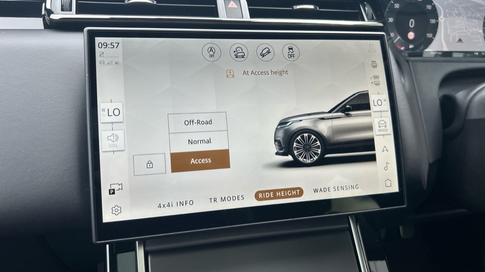 Land Rover Range Rover Velar 2.0 D200 MHEV Dynamic HSE 5dr Auto Diesel Estate - Image 58