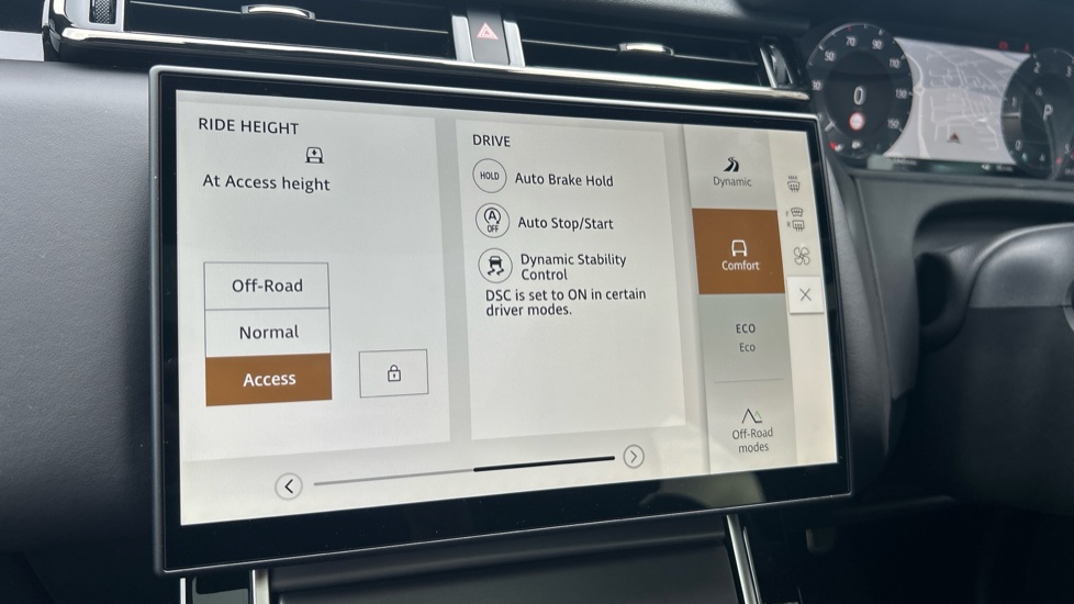 Land Rover Range Rover Velar 2.0 D200 MHEV Dynamic HSE 5dr Auto Diesel Estate - Image 60