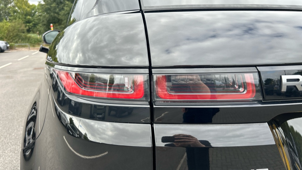 Land Rover Range Rover Evoque 2.0 D200 R-Dynamic HSE 5dr Auto Diesel Hatchback - Image 19