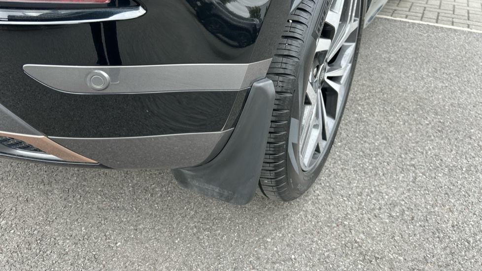 Land Rover Range Rover Evoque 2.0 D200 R-Dynamic HSE 5dr Auto Diesel Hatchback - Image 30