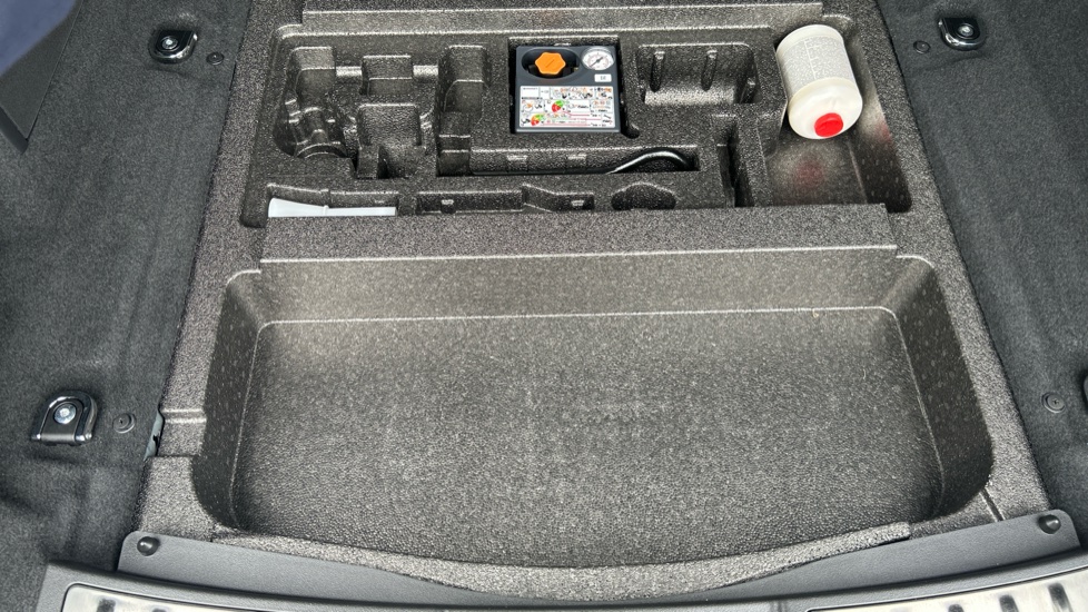 Land Rover Range Rover Evoque 2.0 D200 R-Dynamic HSE 5dr Auto Diesel Hatchback - Image 32