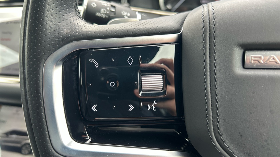 Land Rover Range Rover Evoque 2.0 D200 R-Dynamic HSE 5dr Auto Diesel Hatchback - Image 63