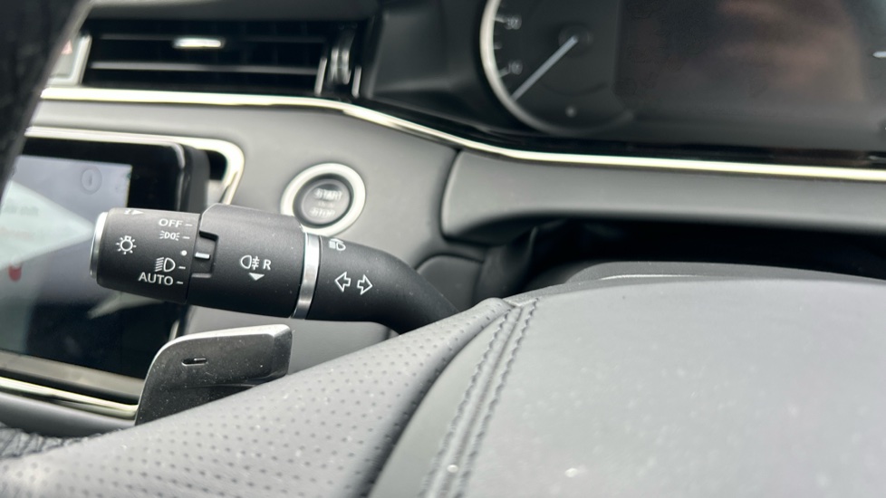 Land Rover Range Rover Evoque 2.0 D200 R-Dynamic HSE 5dr Auto Diesel Hatchback - Image 65