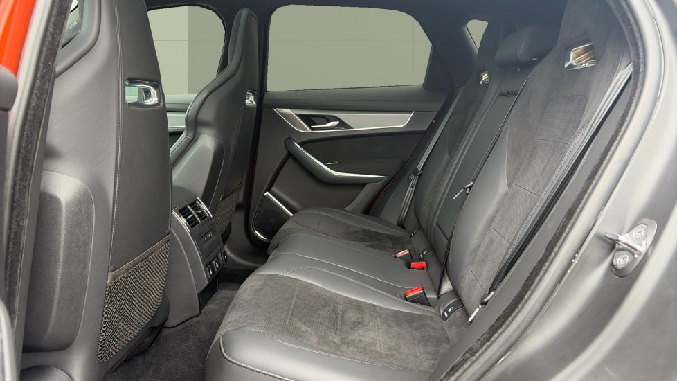 Jaguar F-Pace 5.0 V8 550 SVR 5dr Auto AWD Petrol Estate - Image 4
