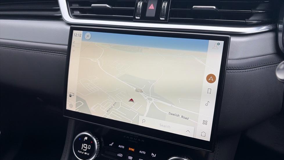 Jaguar F-Pace 5.0 V8 550 SVR 5dr Auto AWD Petrol Estate - Image 11