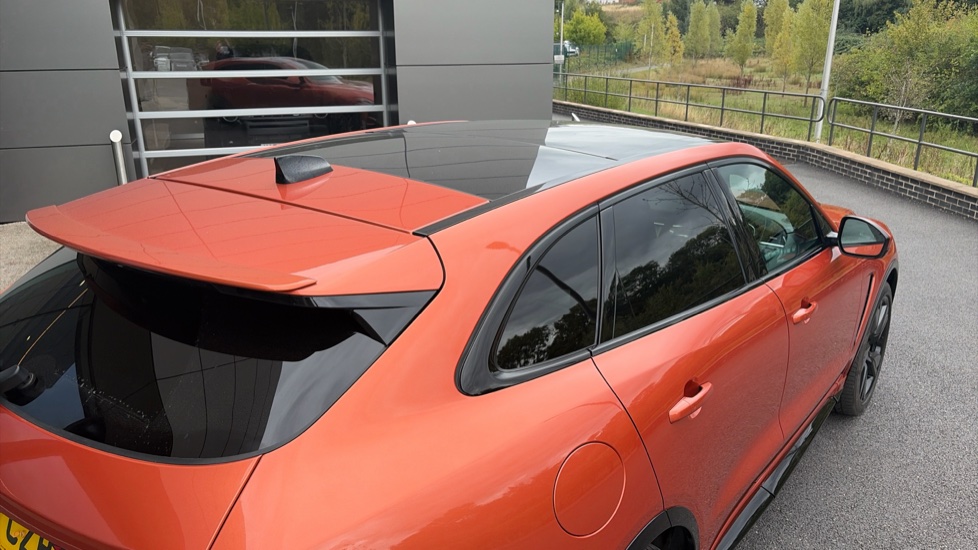 Jaguar F-Pace 5.0 V8 550 SVR 5dr Auto AWD Petrol Estate - Image 27