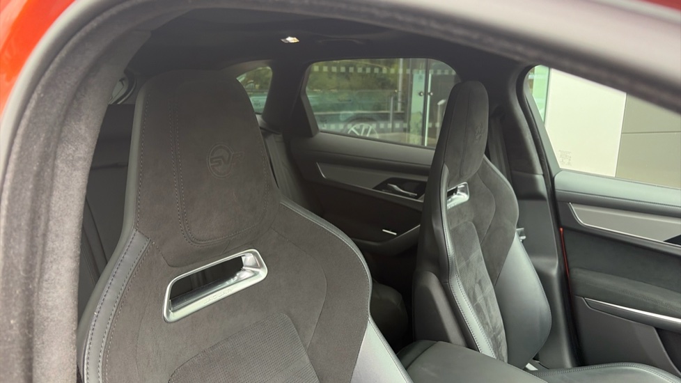 Jaguar F-Pace 5.0 V8 550 SVR 5dr Auto AWD Petrol Estate - Image 32