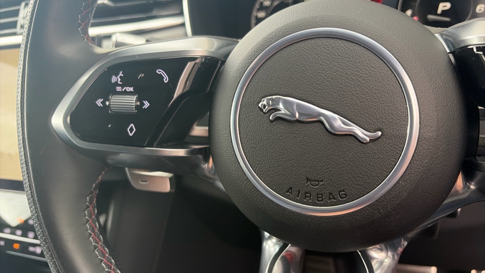 Jaguar F-Pace 5.0 V8 550 SVR 5dr Auto AWD Petrol Estate - Image 58