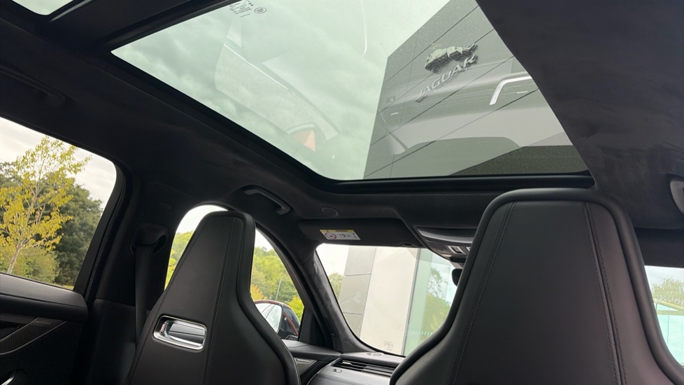 Jaguar F-Pace 5.0 V8 550 SVR 5dr Auto AWD Petrol Estate - Image 70