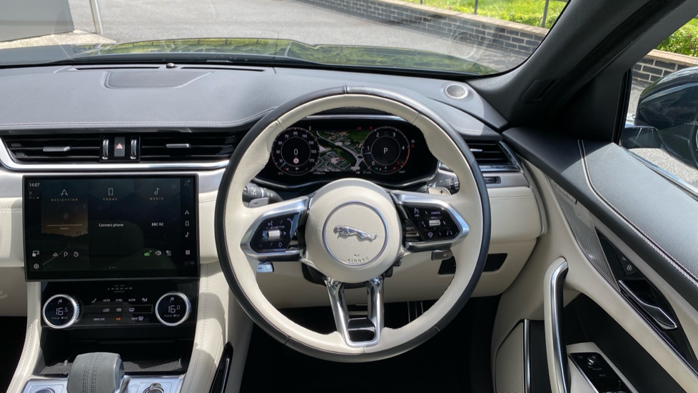 Jaguar F-Pace 2.0 D200 R-Dynamic SE Black 5dr Auto AWD Diesel Estate - Image 15