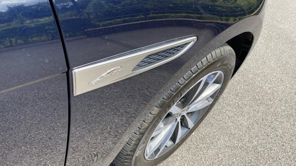 Jaguar F-Pace 2.0 D200 R-Dynamic SE Black 5dr Auto AWD Diesel Estate - Image 20