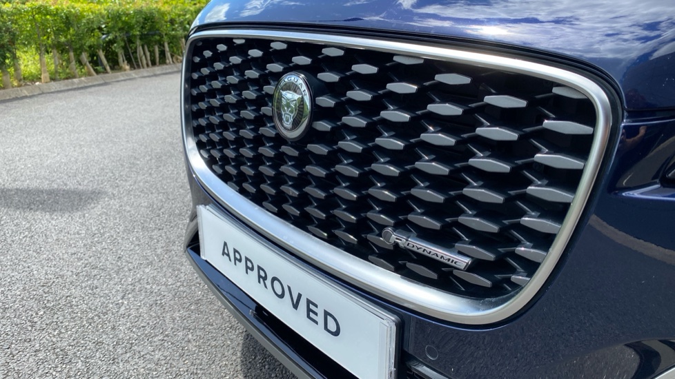 Jaguar F-Pace 2.0 D200 R-Dynamic SE Black 5dr Auto AWD Diesel Estate - Image 22