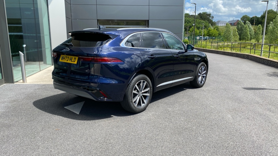 Jaguar F-Pace 2.0 D200 R-Dynamic SE Black 5dr Auto AWD Diesel Estate - Image 23