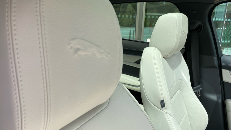 Jaguar F-Pace 2.0 D200 R-Dynamic SE Black 5dr Auto AWD Diesel Estate - Image 30