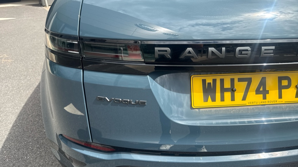 Land Rover Range Rover Evoque 2.0 D200 Dynamic SE 5dr Auto Diesel Hatchback - Image 19