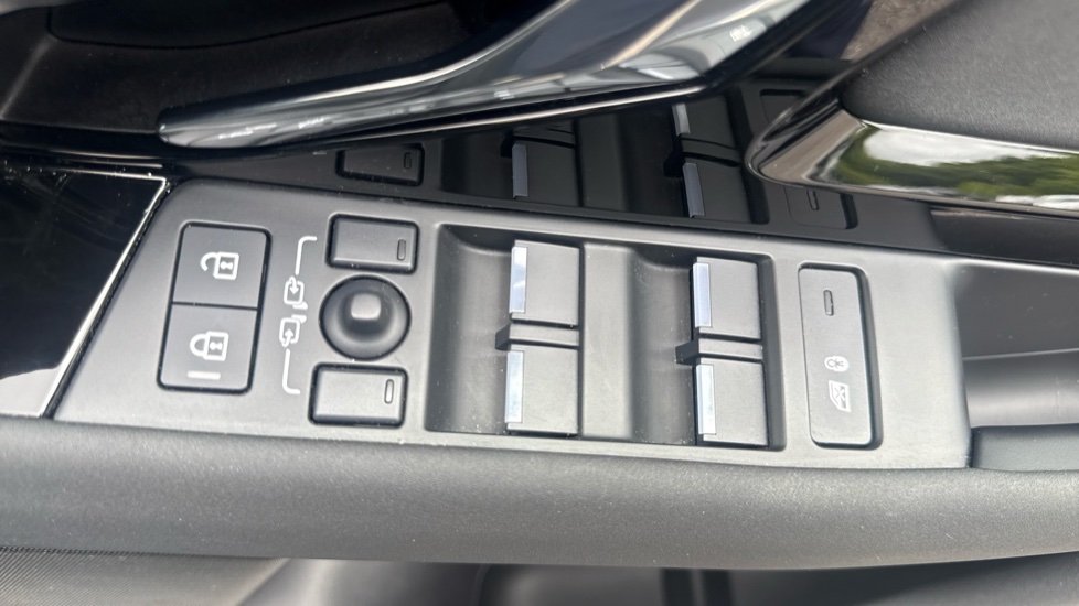 Land Rover Range Rover Evoque 2.0 D200 Dynamic SE 5dr Auto Diesel Hatchback - Image 22