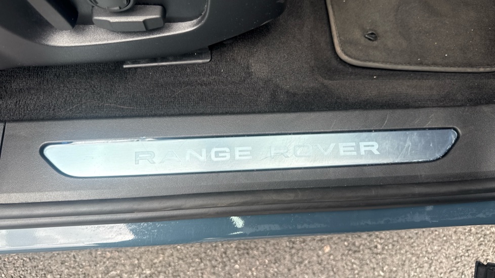 Land Rover Range Rover Evoque 2.0 D200 Dynamic SE 5dr Auto Diesel Hatchback - Image 26