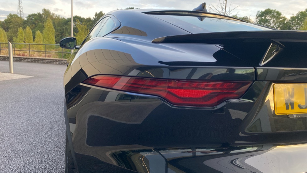 Jaguar F-Type 5.0 P450 Supercharged V8 75 2dr Auto AWD Petrol Coupe - Image 19