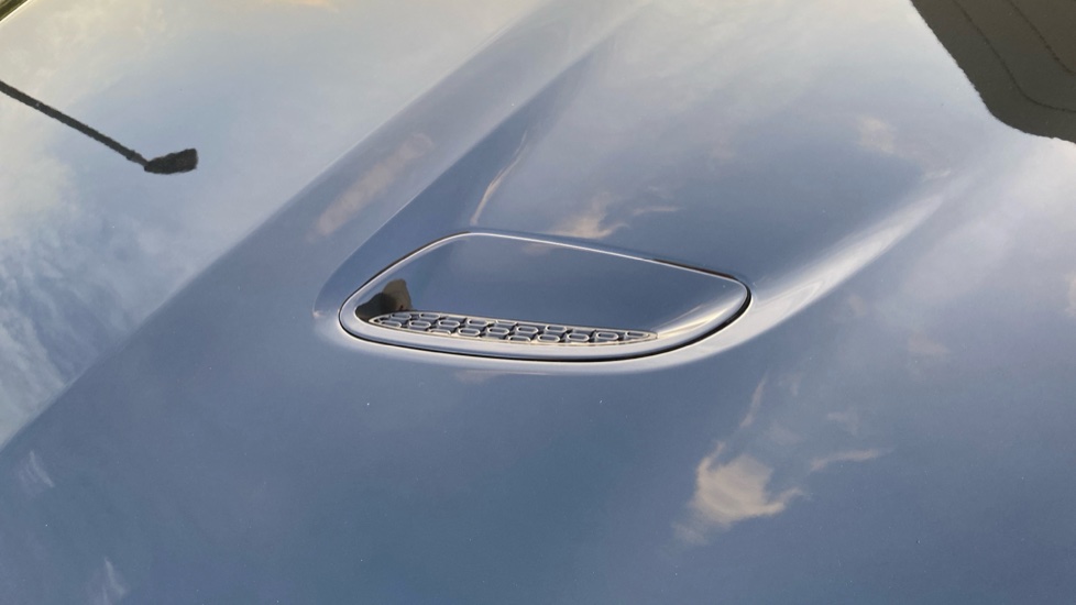 Jaguar F-Type 5.0 P450 Supercharged V8 75 2dr Auto AWD Petrol Coupe - Image 29