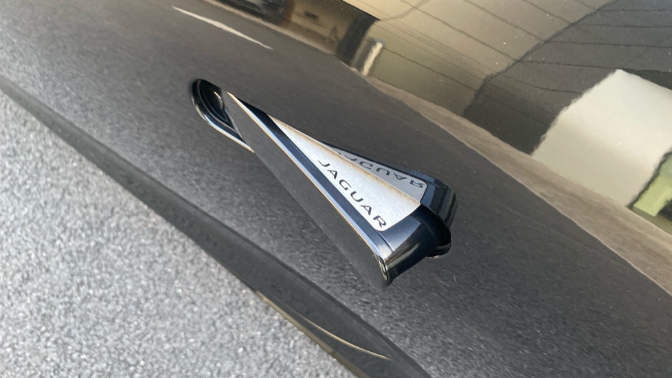 Jaguar F-Type 5.0 P450 Supercharged V8 75 2dr Auto AWD Petrol Coupe - Image 30