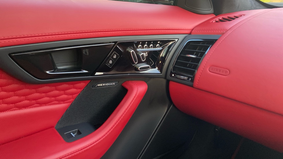 Jaguar F-Type 5.0 P450 Supercharged V8 75 2dr Auto AWD Petrol Coupe - Image 45