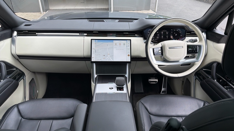 Land Rover Range Rover 3.0 P400 Autobiography 4dr Auto Petrol Estate - Image 9