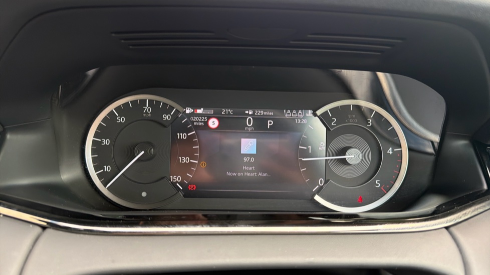 Land Rover Range Rover Evoque 2.0 D200 R-Dynamic HSE 5dr Auto Diesel Hatchback - Image 16