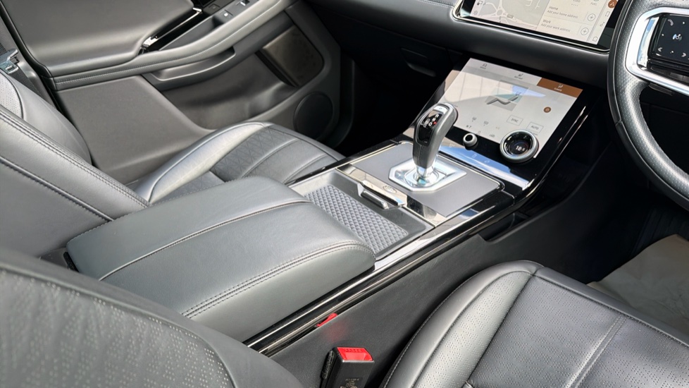 Land Rover Range Rover Evoque 2.0 D200 R-Dynamic HSE 5dr Auto Diesel Hatchback - Image 37
