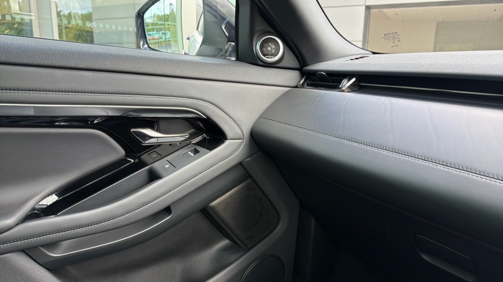 Land Rover Range Rover Evoque 2.0 D200 R-Dynamic HSE 5dr Auto Diesel Hatchback - Image 40