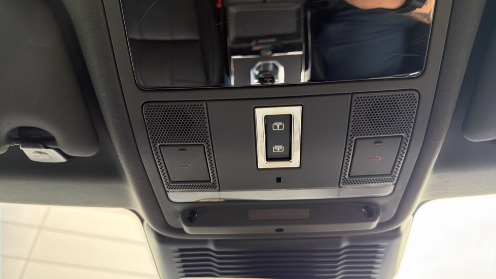 Land Rover Range Rover Evoque 2.0 D200 R-Dynamic HSE 5dr Auto Diesel Hatchback - Image 41