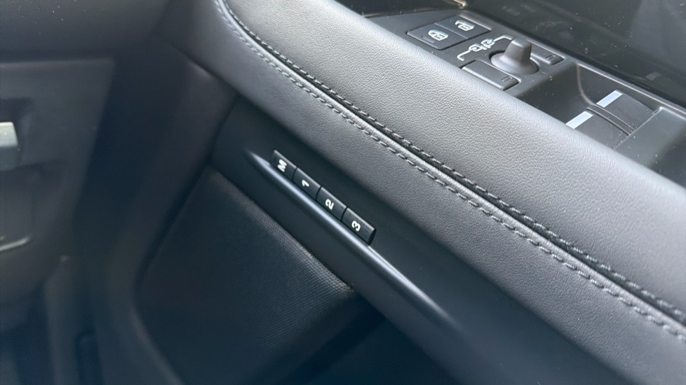 Land Rover Range Rover Evoque 2.0 D200 R-Dynamic HSE 5dr Auto Diesel Hatchback - Image 44