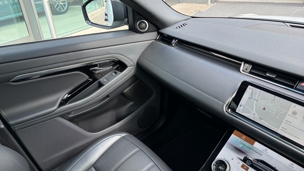 Land Rover Range Rover Evoque 2.0 D200 R-Dynamic HSE 5dr Auto Diesel Hatchback - Image 47
