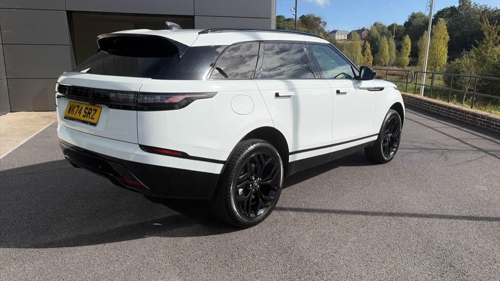 Land Rover Range Rover Velar 2.0 D200 MHEV Dynamic HSE 5dr Auto Diesel Estate - Image 24