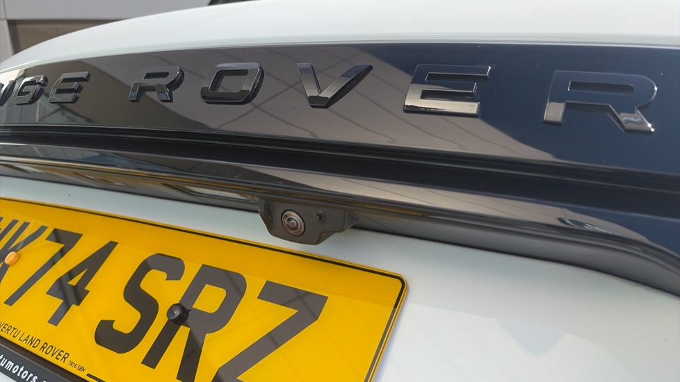 Land Rover Range Rover Velar 2.0 D200 MHEV Dynamic HSE 5dr Auto Diesel Estate - Image 36