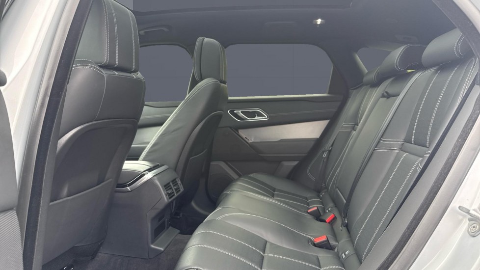 Land Rover Range Rover Velar 2.0 P400e R-Dynamic HSE 5dr Auto Estate - Image 4