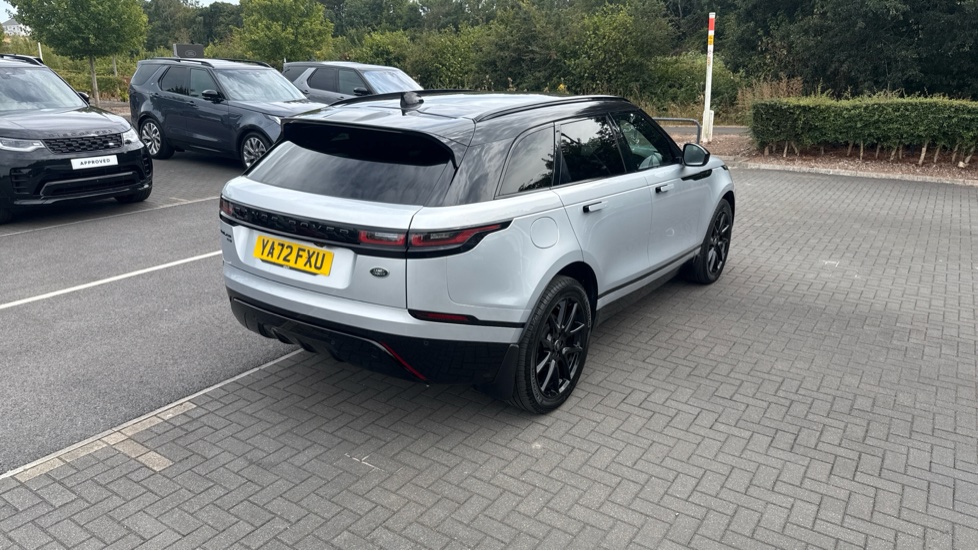 Land Rover Range Rover Velar 2.0 P400e R-Dynamic HSE 5dr Auto Estate - Image 27