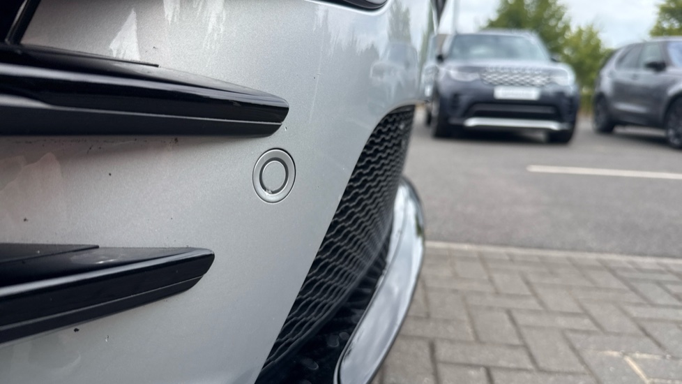 Land Rover Range Rover Velar 2.0 P400e R-Dynamic HSE 5dr Auto Estate - Image 32
