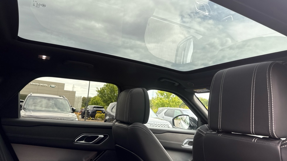 Land Rover Range Rover Velar 2.0 P400e R-Dynamic HSE 5dr Auto Estate - Image 37