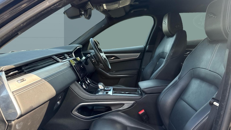 Jaguar F-Pace 2.0 P250 R-Dynamic SE 5dr Auto AWD Petrol Estate - Image 3