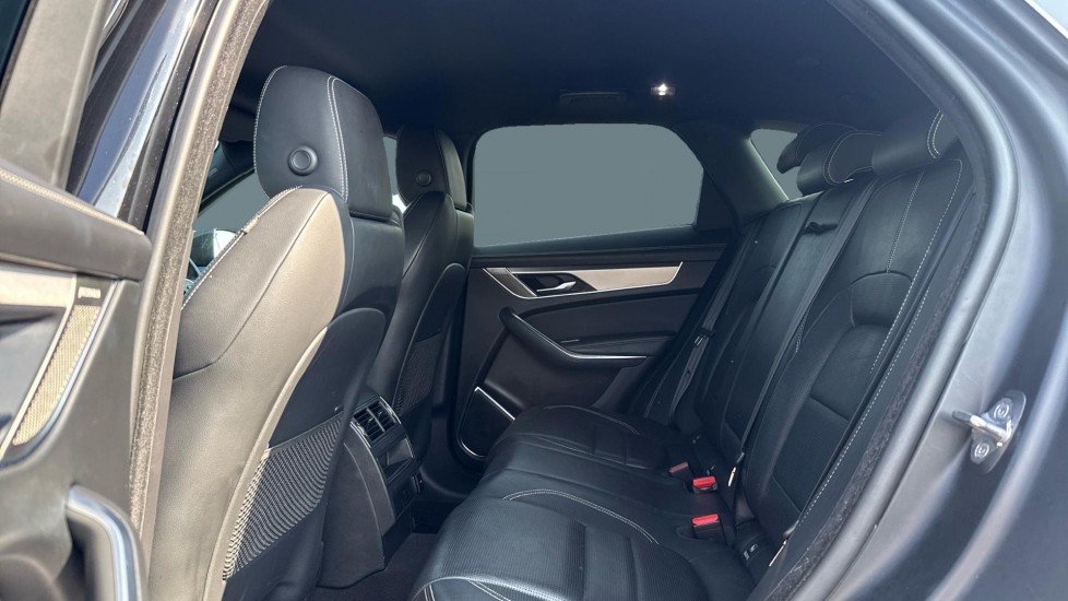 Jaguar F-Pace 2.0 P250 R-Dynamic SE 5dr Auto AWD Petrol Estate - Image 4