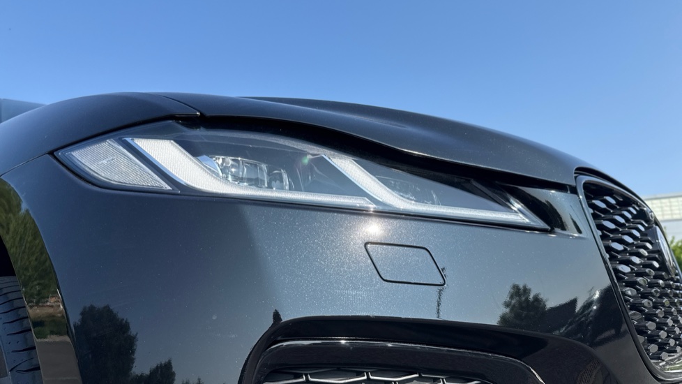 Jaguar F-Pace 2.0 P250 R-Dynamic SE 5dr Auto AWD Petrol Estate - Image 17