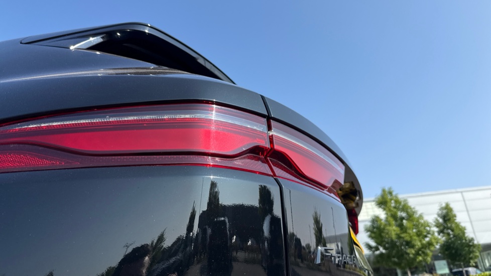 Jaguar F-Pace 2.0 P250 R-Dynamic SE 5dr Auto AWD Petrol Estate - Image 19