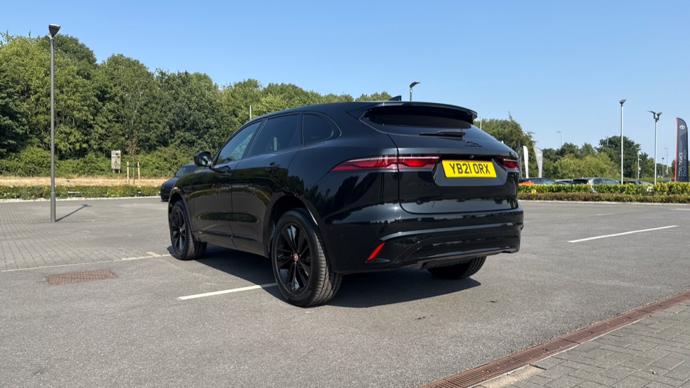 Jaguar F-Pace 2.0 P250 R-Dynamic SE 5dr Auto AWD Petrol Estate - Image 24