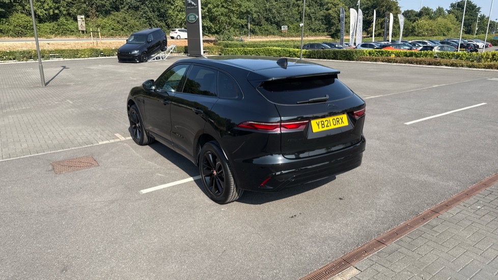 Jaguar F-Pace 2.0 P250 R-Dynamic SE 5dr Auto AWD Petrol Estate - Image 25