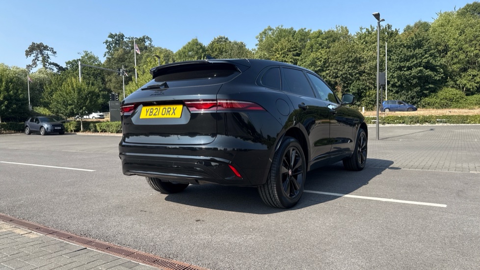 Jaguar F-Pace 2.0 P250 R-Dynamic SE 5dr Auto AWD Petrol Estate - Image 26