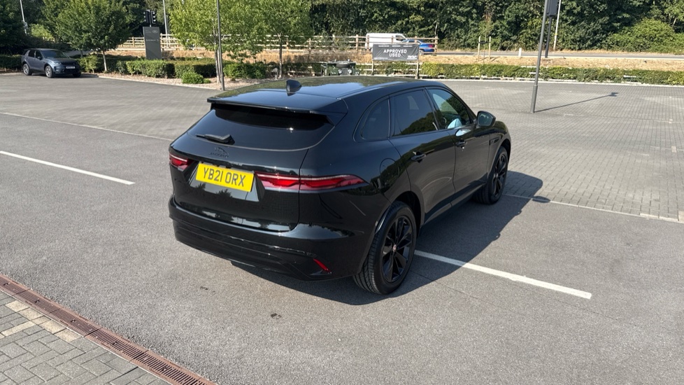 Jaguar F-Pace 2.0 P250 R-Dynamic SE 5dr Auto AWD Petrol Estate - Image 27
